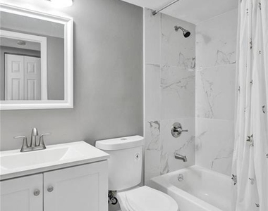 821 Nw 103rd Avenue - Photo Thumbnail 2