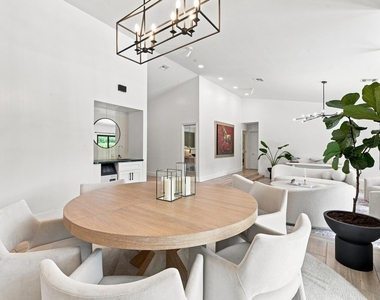 14902 Paddock Drive - Photo Thumbnail 10
