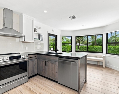 14902 Paddock Drive - Photo Thumbnail 11