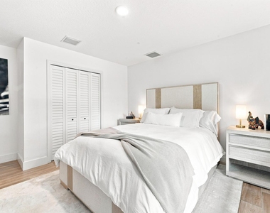14902 Paddock Drive - Photo Thumbnail 15