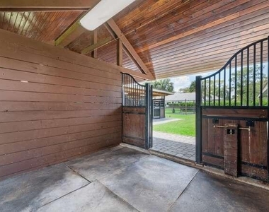 14902 Paddock Drive - Photo Thumbnail 31