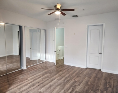 335 Sw 13th Terrace - Photo Thumbnail 12