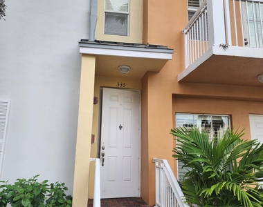 335 Sw 13th Terrace - Photo Thumbnail 1