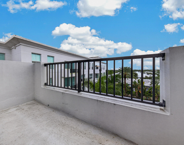 2401 Ne 65th Street - Photo Thumbnail 49