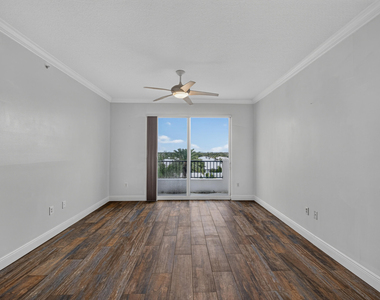 2401 Ne 65th Street - Photo Thumbnail 4