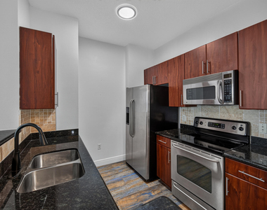 2401 Ne 65th Street - Photo Thumbnail 9