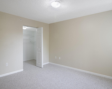 100 Crestwood Court N - Photo Thumbnail 19