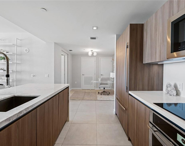 401 N Birch Road - Photo Thumbnail 8