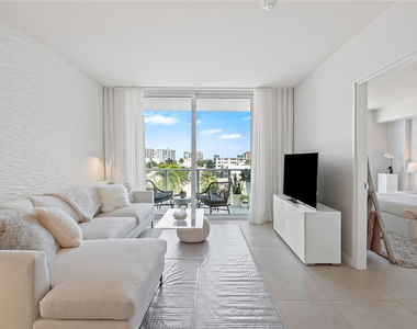 401 N Birch Road - Photo Thumbnail 1