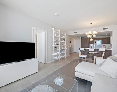 401 N Birch Road - Photo Thumbnail 2