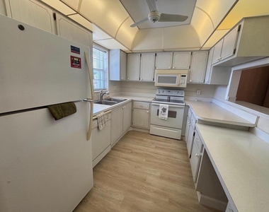 2950 Se Ocean Boulevard - Photo Thumbnail 1