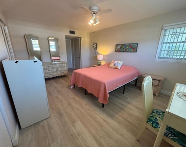 2950 Se Ocean Boulevard - Photo Thumbnail 12