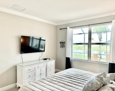 24040 Sw Firenze Way - Photo Thumbnail 6
