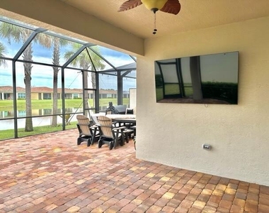 24040 Sw Firenze Way - Photo Thumbnail 13