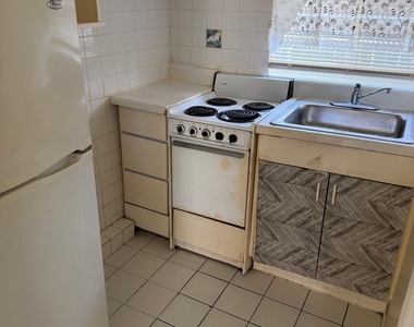 1044 Ne 16th Terrace - Photo Thumbnail 2