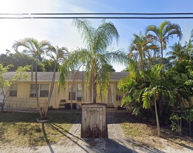 1044 Ne 16th Terrace - Photo Thumbnail 3