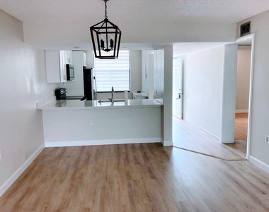 1721 Whitehall Drive - Photo Thumbnail 2