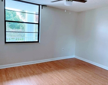 1721 Whitehall Drive - Photo Thumbnail 5