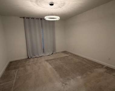 562 Parsons Way - Photo Thumbnail 12