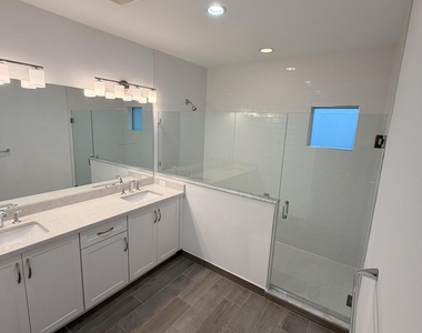 562 Parsons Way - Photo Thumbnail 13