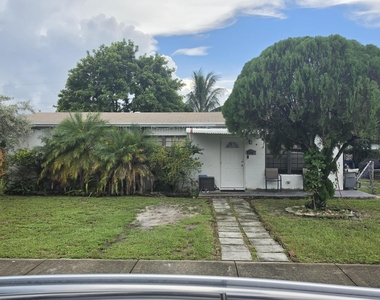 1280 Ne 214th Street - Photo Thumbnail 2