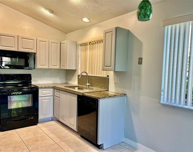 2239 Discovery Circle W - Photo Thumbnail 15
