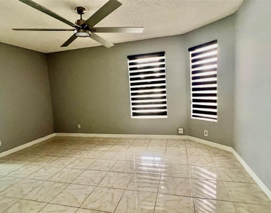 2239 Discovery Circle W - Photo Thumbnail 18