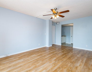 3900 N Hills Drive - Photo Thumbnail 15