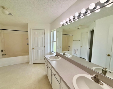 324 Seaside Terrace - Photo Thumbnail 14