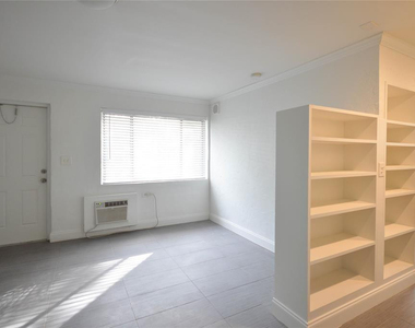 835 Ne 15th Avenue - Photo Thumbnail 4