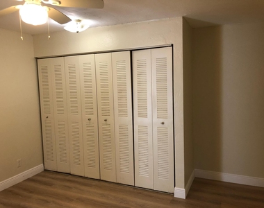 717 Sw 2nd Court - Photo Thumbnail 3