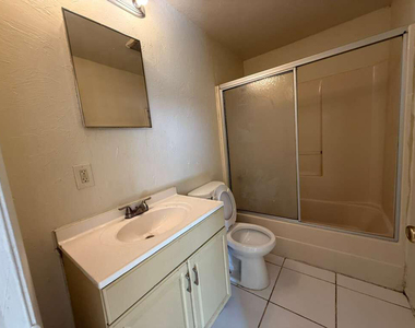 717 Sw 2nd Court - Photo Thumbnail 6