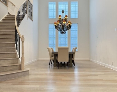 8149 Valhalla Drive - Photo Thumbnail 6