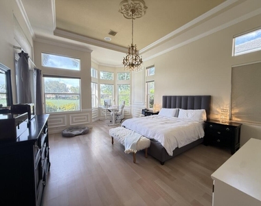 8149 Valhalla Drive - Photo Thumbnail 19