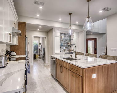 757 Windermere Way - Photo Thumbnail 16