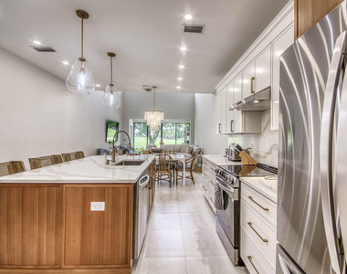 757 Windermere Way - Photo Thumbnail 7