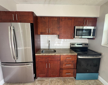 1700 Nw 52nd Avenue - Photo Thumbnail 3