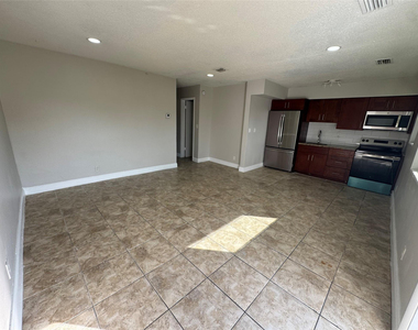 1700 Nw 52nd Avenue - Photo Thumbnail 2