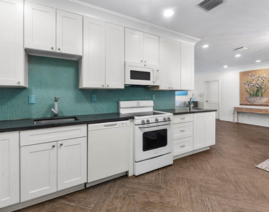 2275 S Ocean Boulevard - Photo Thumbnail 7
