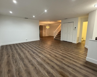 8953 Nw 23rd Street - Photo Thumbnail 5