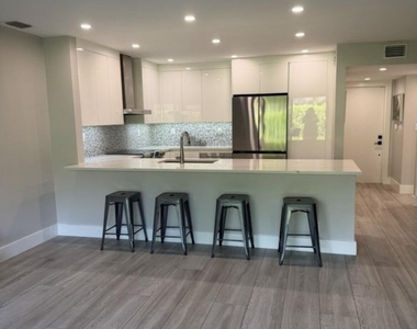 3951 Ne 19th Road - Photo Thumbnail 1
