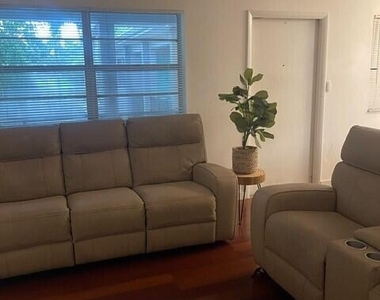 202 Lucerne Avenue - Photo Thumbnail 3