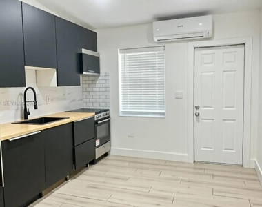 16204 Ne 18th Court - Photo Thumbnail 2