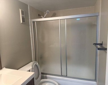 8600 N Sherman Circle - Photo Thumbnail 2