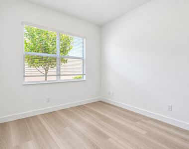 4763 Saddle Ranch Road - Photo Thumbnail 7
