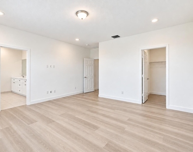 4763 Saddle Ranch Road - Photo Thumbnail 10