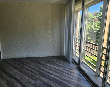 3100 N Pine Island Road - Photo Thumbnail 26