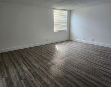 3100 N Pine Island Road - Photo Thumbnail 11