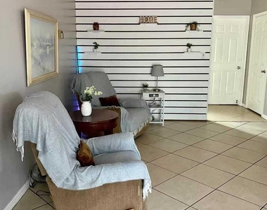 122 Riomar Drive - Photo Thumbnail 4