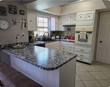 122 Riomar Drive - Photo Thumbnail 6